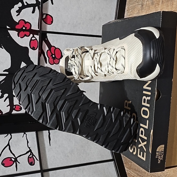 The North Face Activist Mid Futurelight Hiking Boots 11 NWB - Picture 7 of 9